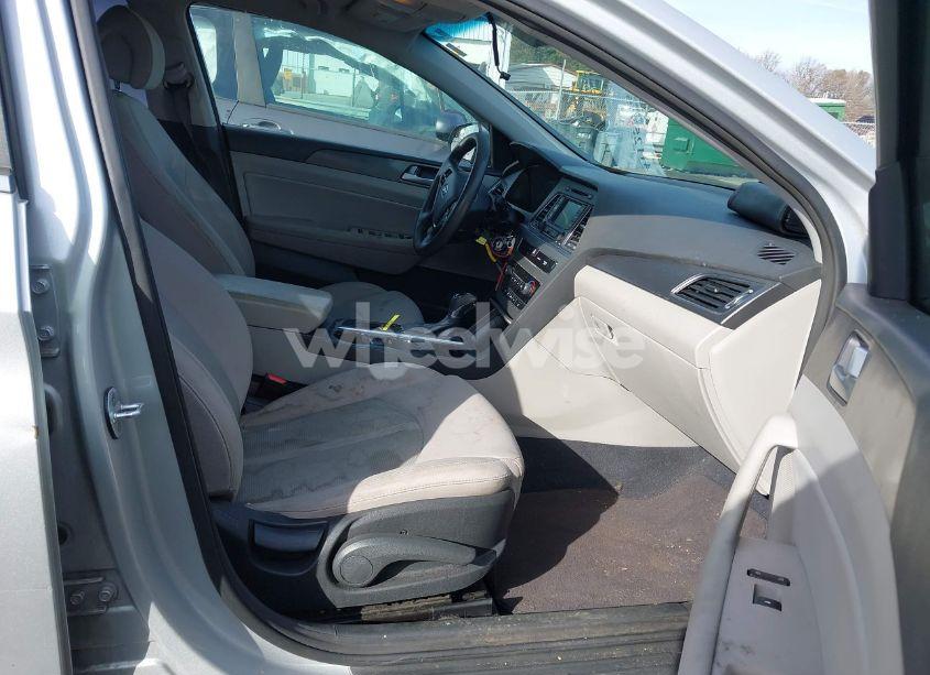 Photo 5 of 2015 Hyundai Sonata SPORT (VIN 5NPE34AF5FH089356)