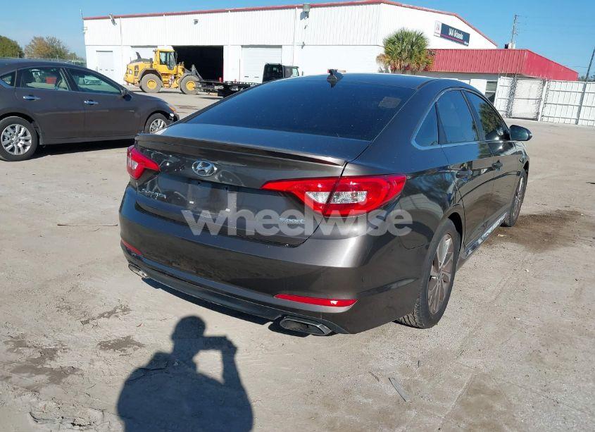 Photo 4 of 2015 Hyundai Sonata SPORT (VIN 5NPE34AF5FH198092)