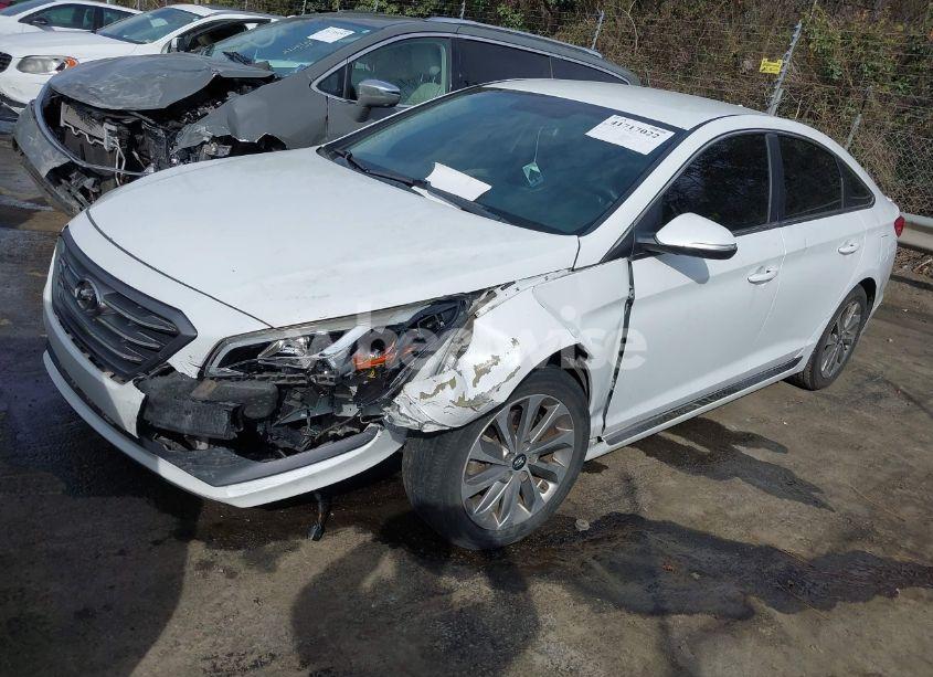 Photo 2 of 2016 Hyundai Sonata SPORT (VIN 5NPE34AF5GH267610)