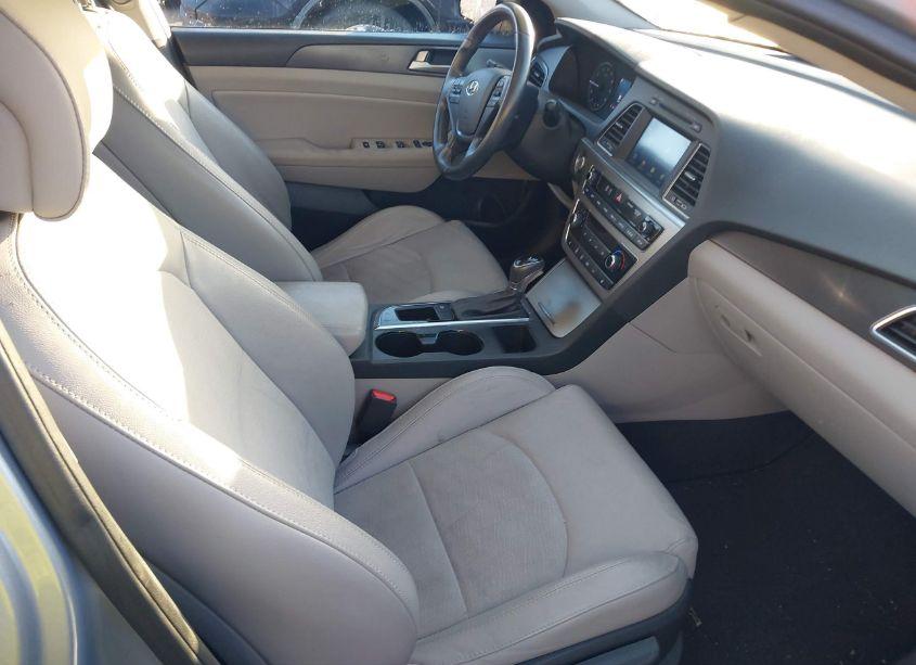 Photo 5 of 2016 Hyundai Sonata SPORT (VIN 5NPE34AF5GH391358)