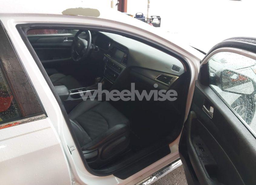 Photo 5 of 2016 Hyundai Sonata SPORT (VIN 5NPE34AF5GH399914)