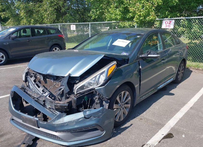 Photo 2 of 2016 Hyundai Sonata SPORT (VIN 5NPE34AF5GH423631)