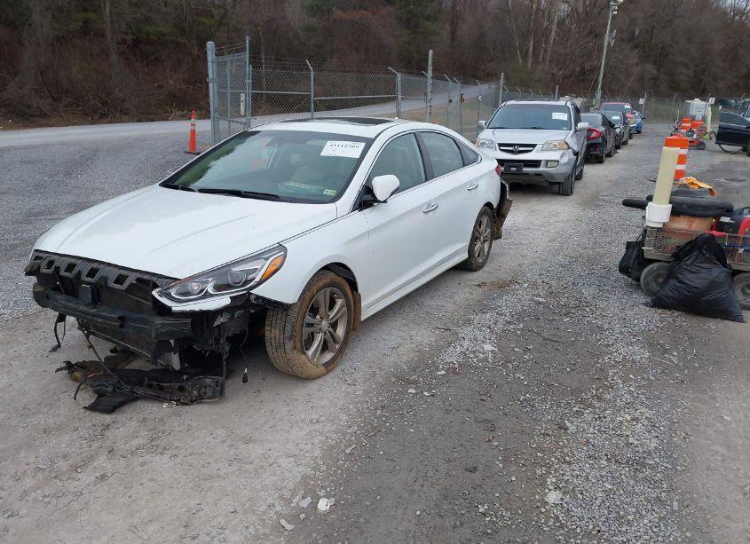 Photo 2 of 2018 Hyundai Sonata LIMITED (VIN 5NPE34AF5JH673684)