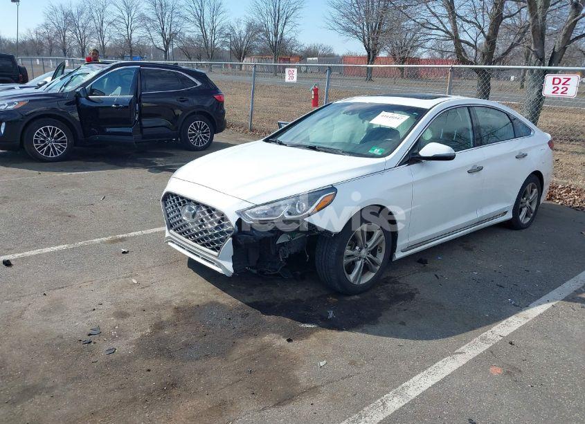 Photo 2 of 2018 Hyundai Sonata SPORT+ (VIN 5NPE34AF5JH716100)