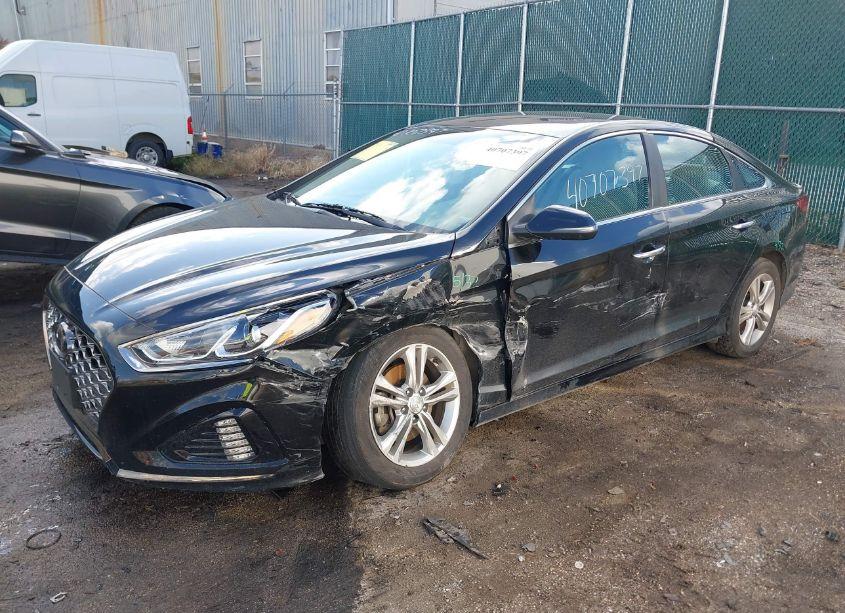 Photo 2 of 2019 Hyundai Sonata SEL (VIN 5NPE34AF5KH775472)