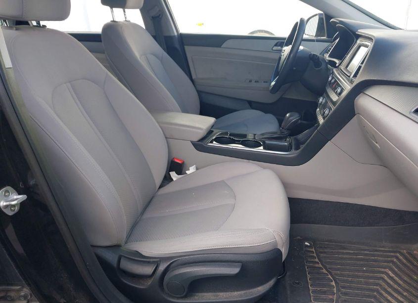 Photo 5 of 2019 Hyundai Sonata SEL (VIN 5NPE34AF5KH775472)