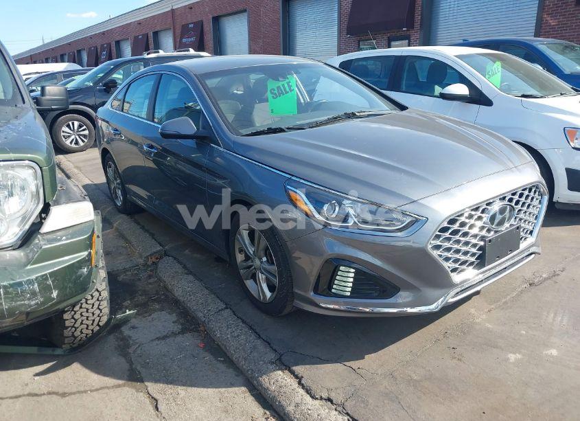 2019 Hyundai Sonata SEL (VIN 5NPE34AF5KH815856) main photo