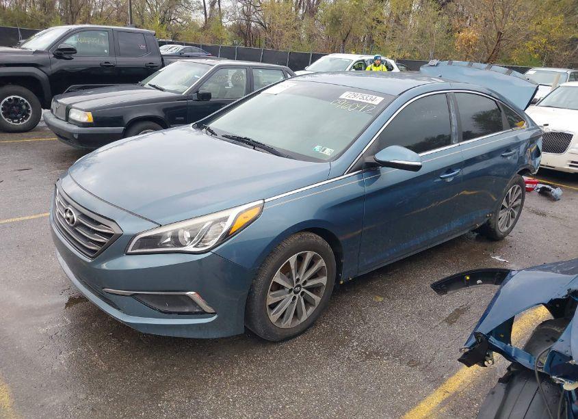 Photo 2 of 2015 Hyundai Sonata SPORT (VIN 5NPE34AF6FH096042)