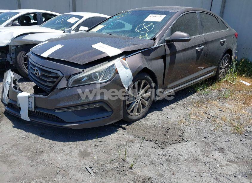 Photo 2 of 2015 Hyundai Sonata SPORT (VIN 5NPE34AF6FH130691)