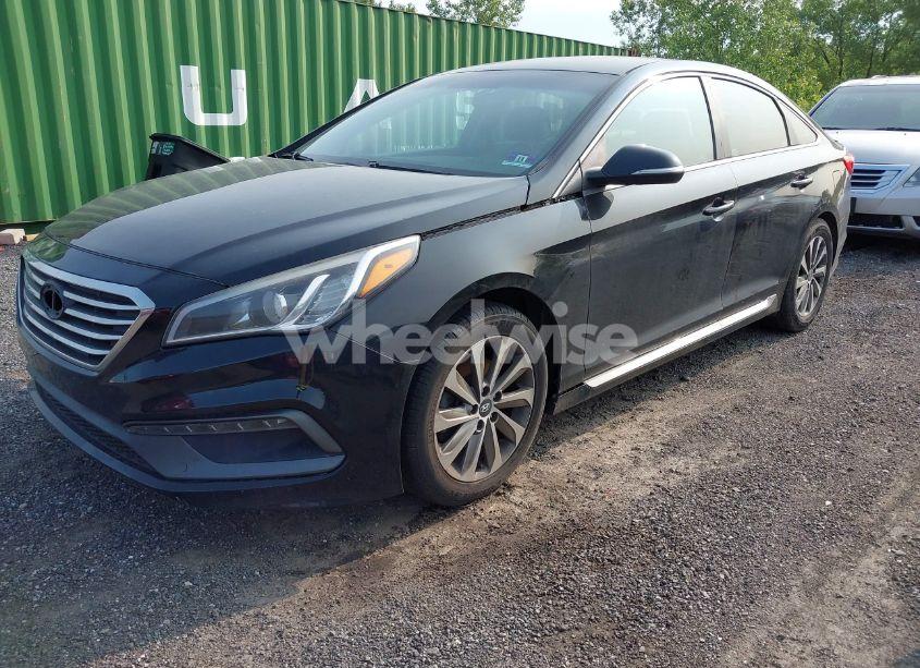 Photo 2 of 2016 Hyundai Sonata SPORT (VIN 5NPE34AF6GH353931)