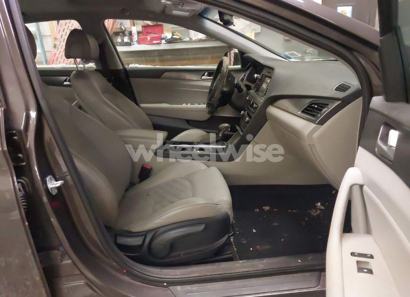Photo 5 of 2016 Hyundai Sonata SPORT (VIN 5NPE34AF6GH381972)