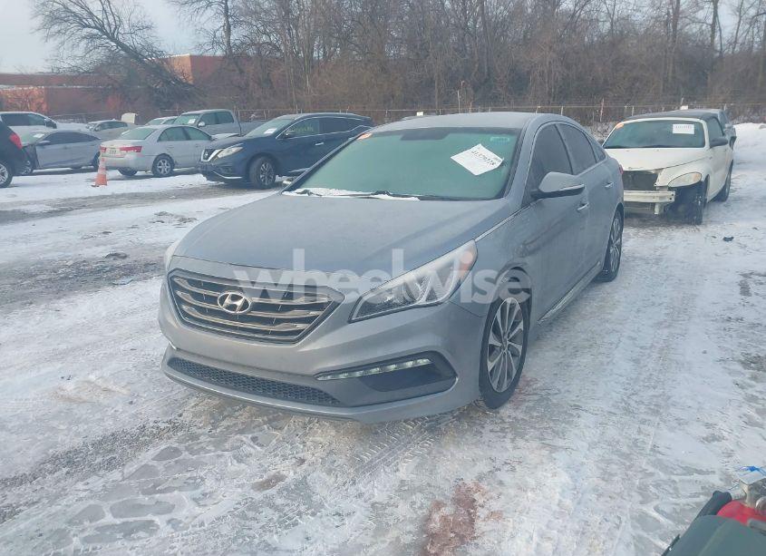 Photo 2 of 2015 Hyundai Sonata SPORT (VIN 5NPE34AF7FH073532)
