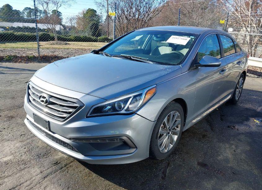 Photo 2 of 2015 Hyundai Sonata SPORT (VIN 5NPE34AF7FH091187)