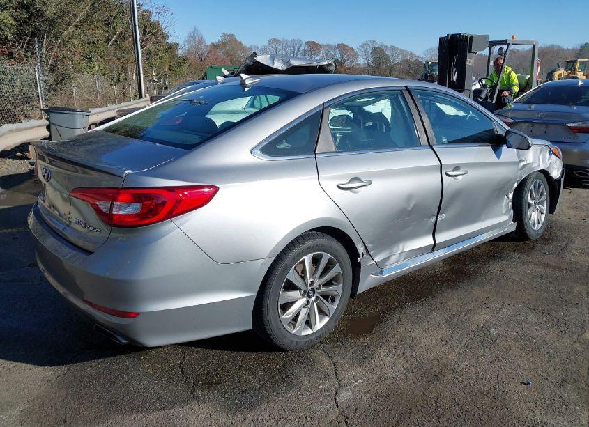 Photo 4 of 2015 Hyundai Sonata SPORT (VIN 5NPE34AF7FH091187)
