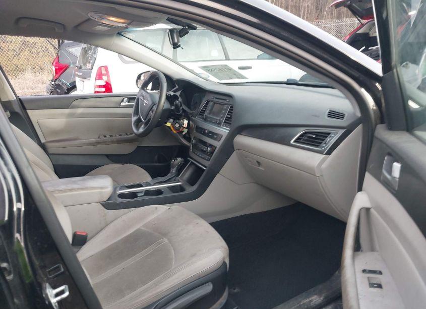 Photo 5 of 2015 Hyundai Sonata SPORT (VIN 5NPE34AF7FH160184)