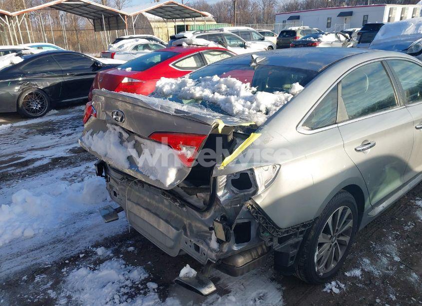Photo 4 of 2015 Hyundai Sonata SPORT (VIN 5NPE34AF7FH169287)