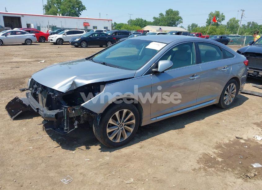 Photo 2 of 2016 Hyundai Sonata SPORT (VIN 5NPE34AF7GH391975)