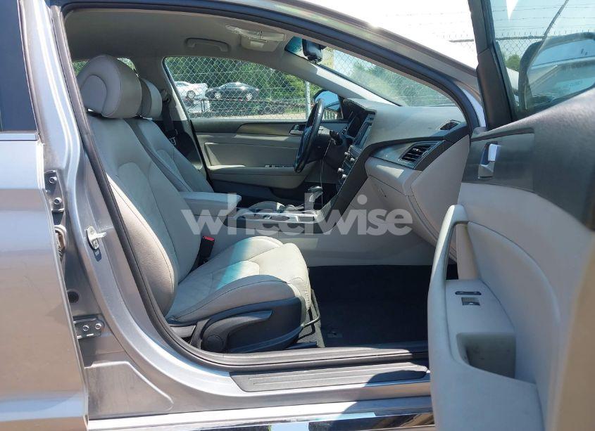 Photo 5 of 2016 Hyundai Sonata SPORT (VIN 5NPE34AF7GH391975)