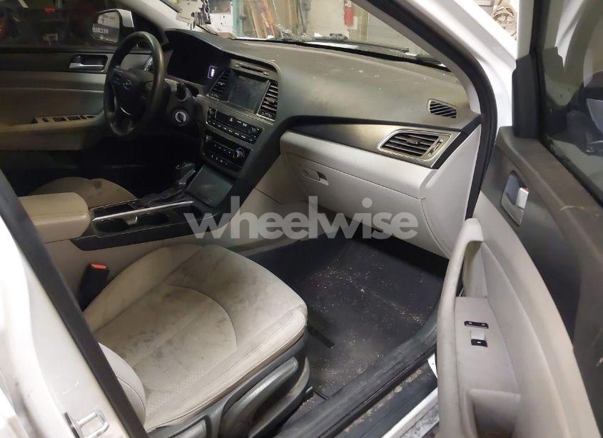 Photo 5 of 2016 Hyundai Sonata SPORT (VIN 5NPE34AF7GH422898)