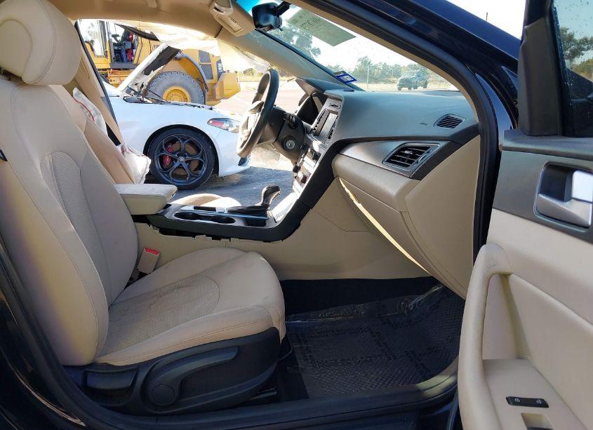 Photo 5 of 2016 Hyundai Sonata SPORT (VIN 5NPE34AF7GH432458)