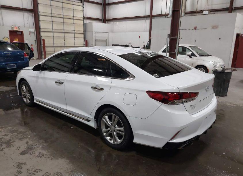 Photo 3 of 2018 Hyundai Sonata SPORT (VIN 5NPE34AF7JH614913)