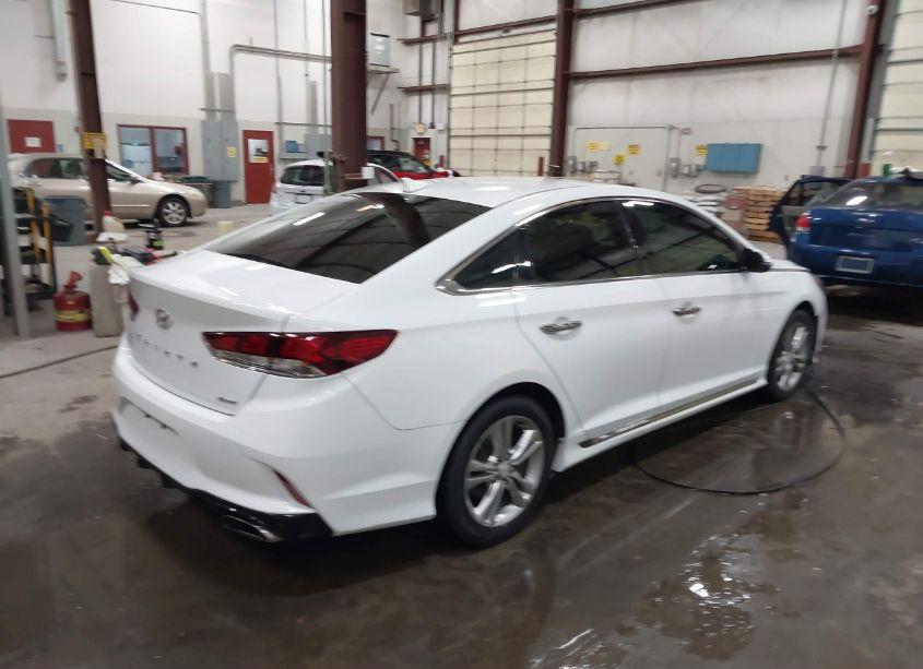 Photo 4 of 2018 Hyundai Sonata SPORT (VIN 5NPE34AF7JH614913)