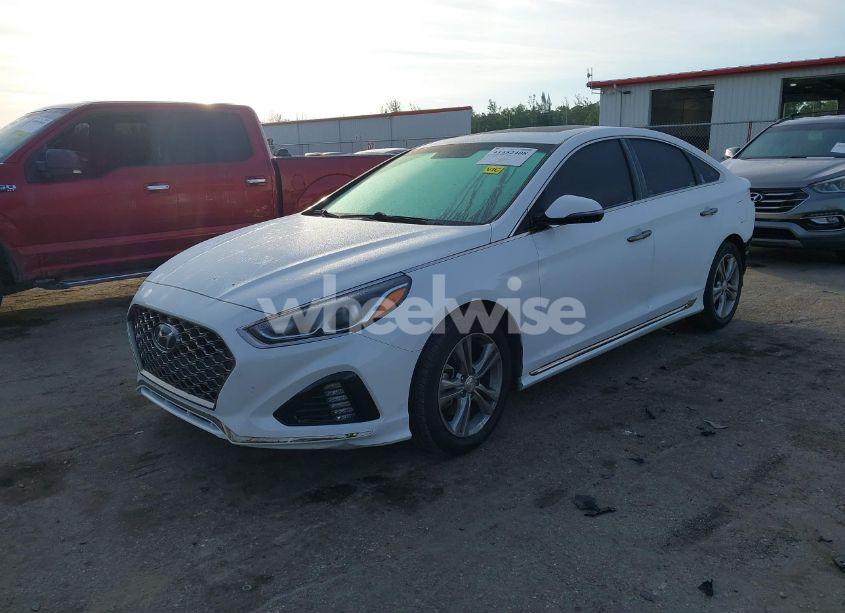 Photo 2 of 2018 Hyundai Sonata SPORT (VIN 5NPE34AF7JH649709)