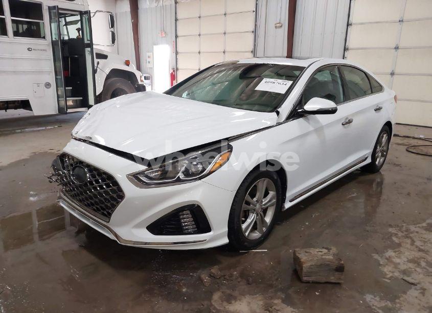 Photo 2 of 2018 Hyundai Sonata SPORT (VIN 5NPE34AF7JH650777)