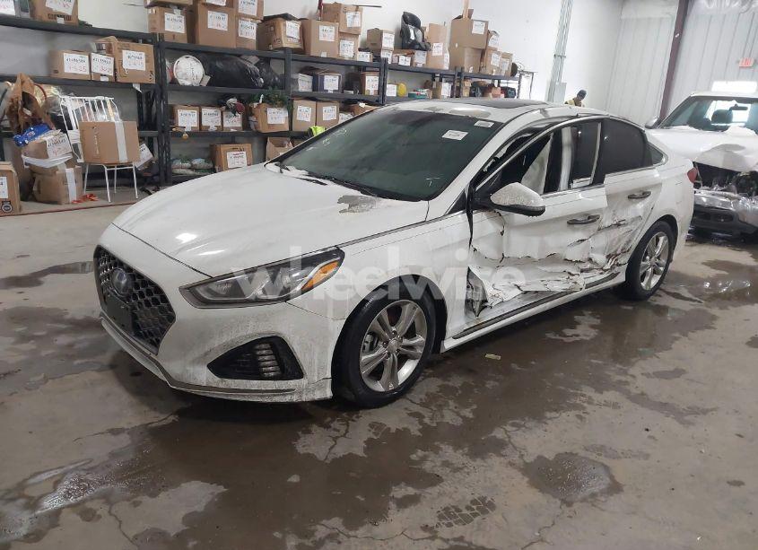 Photo 2 of 2018 Hyundai Sonata SPORT (VIN 5NPE34AF7JH662945)
