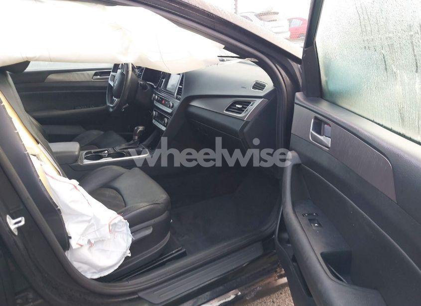 Photo 5 of 2019 Hyundai Sonata SPORT (VIN 5NPE34AF7KH773481)