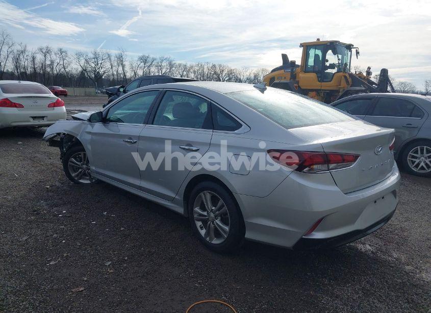 Photo 3 of 2019 Hyundai Sonata LIMITED (VIN 5NPE34AF7KH775439)
