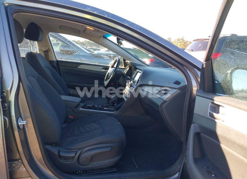 Photo 5 of 2019 Hyundai Sonata SEL (VIN 5NPE34AF7KH804907)