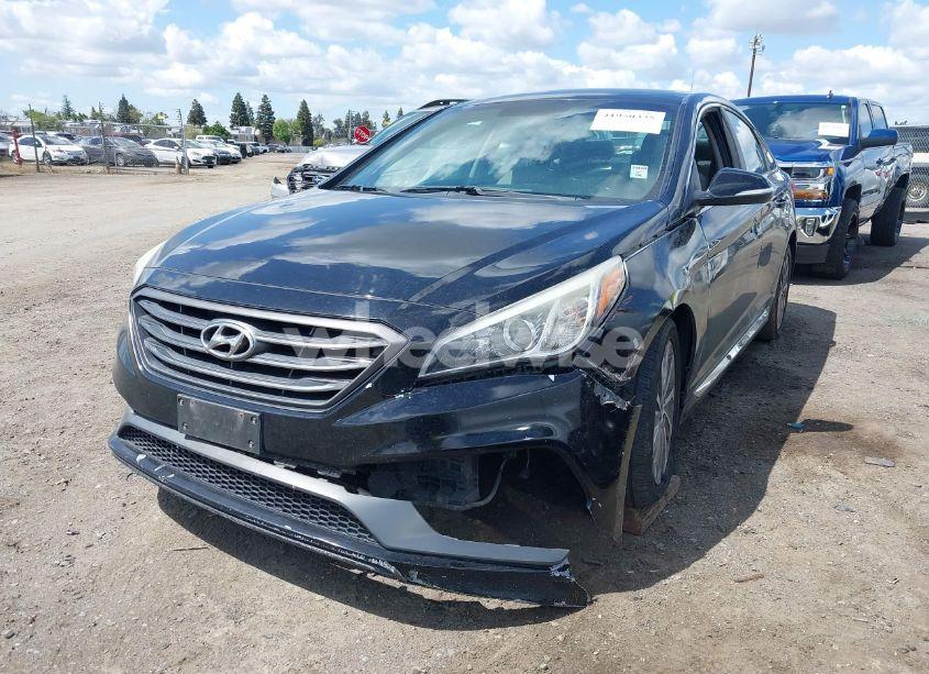 Photo 2 of 2015 Hyundai Sonata SPORT (VIN 5NPE34AF8FH020435)