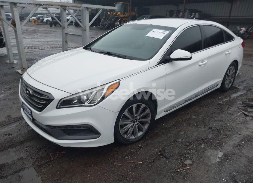 Photo 2 of 2015 Hyundai Sonata SPORT (VIN 5NPE34AF8FH067531)