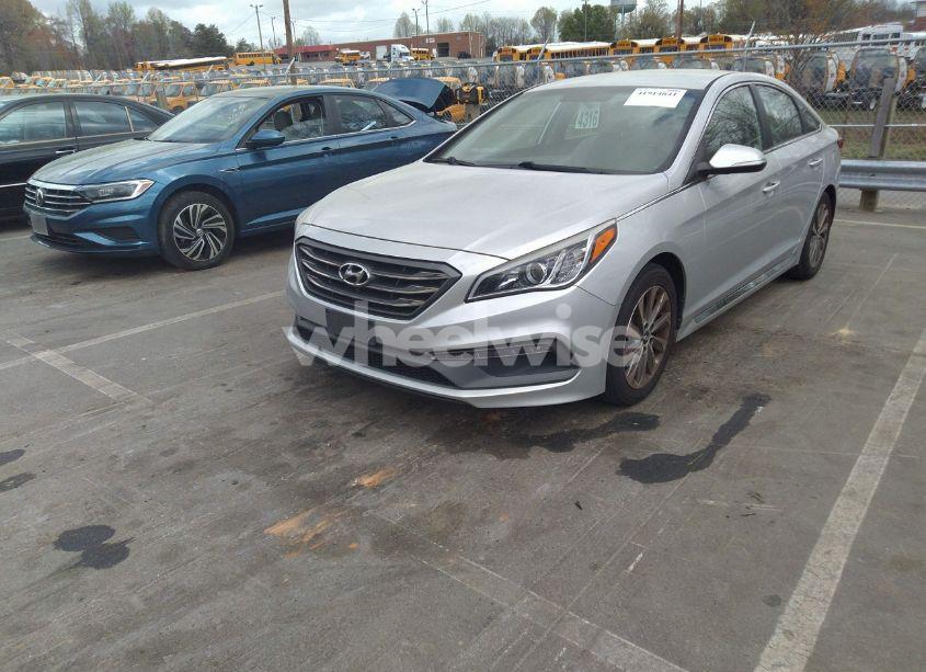 Photo 2 of 2015 Hyundai Sonata SPORT (VIN 5NPE34AF8FH084569)