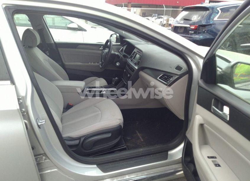 Photo 5 of 2015 Hyundai Sonata SPORT (VIN 5NPE34AF8FH084569)