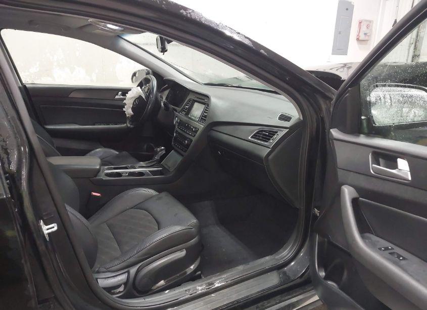 Photo 5 of 2016 Hyundai Sonata SPORT (VIN 5NPE34AF8GH361545)