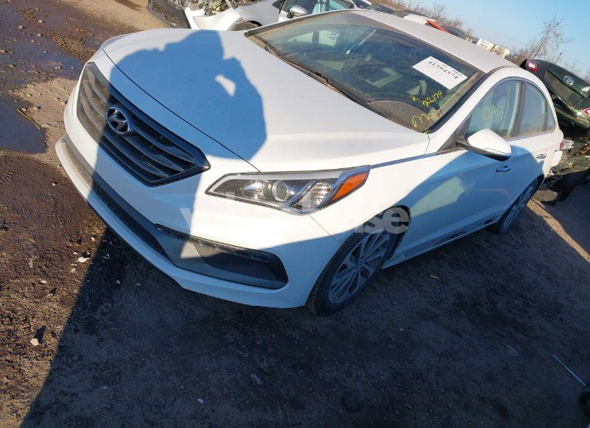 Photo 2 of 2016 Hyundai Sonata SPORT (VIN 5NPE34AF8GH391905)