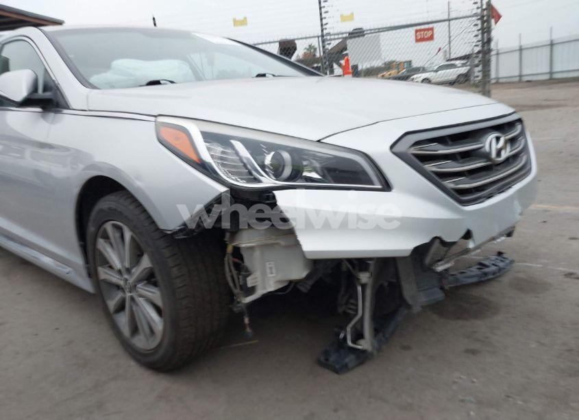 Photo 18 of 2016 Hyundai Sonata LIMITED (VIN 5NPE34AF8GH428709)