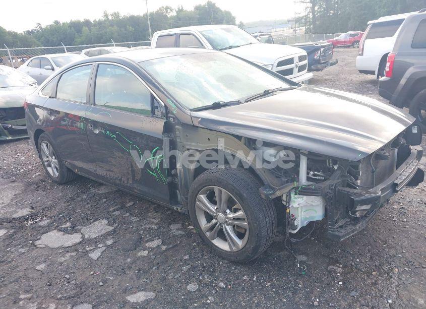 2018 Hyundai Sonata SEL (VIN 5NPE34AF8JH645765) main photo