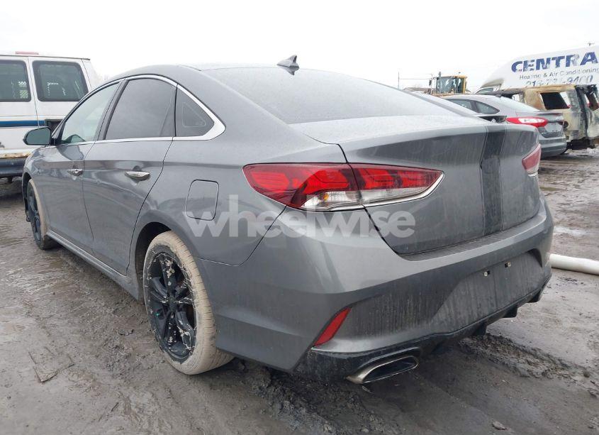 Photo 3 of 2018 Hyundai Sonata SPORT (VIN 5NPE34AF8JH654241)