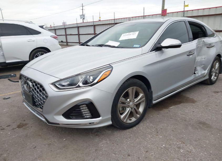 Photo 2 of 2019 Hyundai Sonata SPORT (VIN 5NPE34AF8KH762831)
