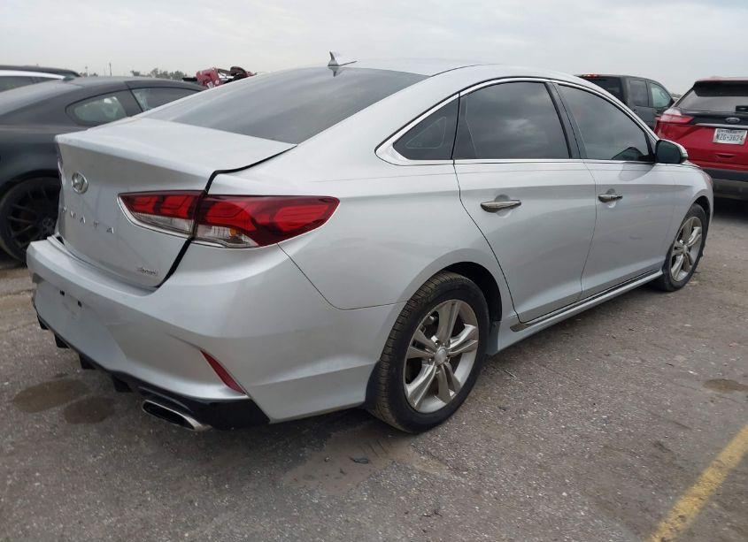 Photo 4 of 2019 Hyundai Sonata SPORT (VIN 5NPE34AF8KH762831)