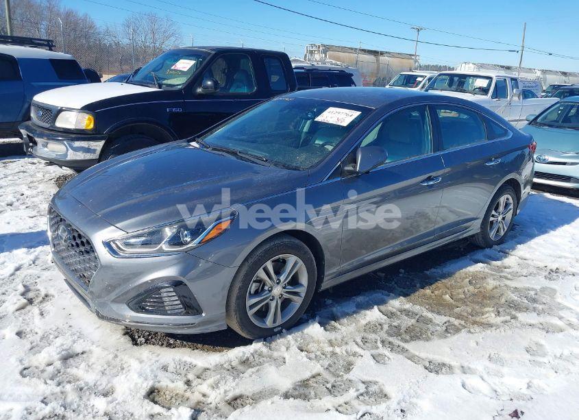 Photo 2 of 2019 Hyundai Sonata SEL (VIN 5NPE34AF8KH767026)