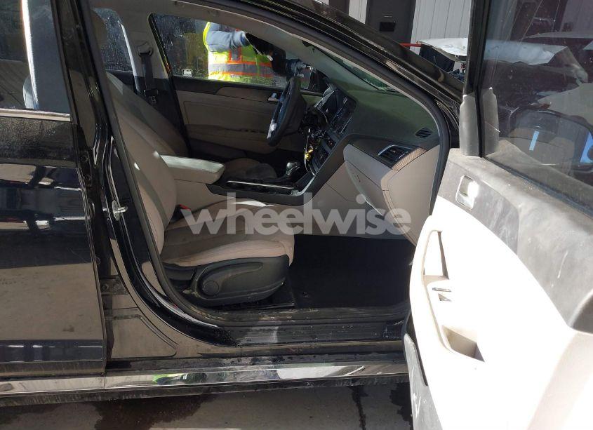 Photo 5 of 2015 Hyundai Sonata SPORT (VIN 5NPE34AF9FH022467)