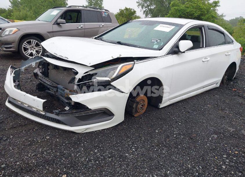 Photo 2 of 2015 Hyundai Sonata SPORT (VIN 5NPE34AF9FH054304)