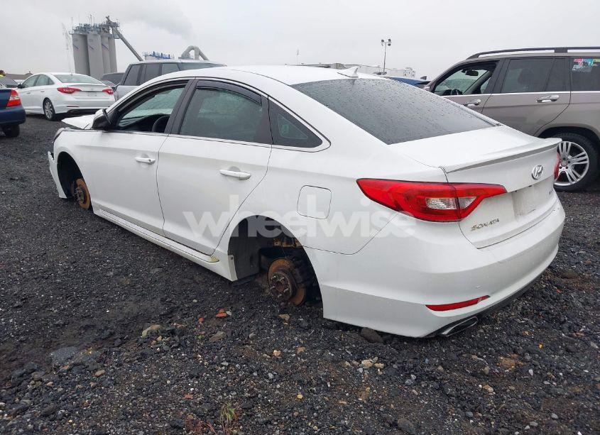 Photo 3 of 2015 Hyundai Sonata SPORT (VIN 5NPE34AF9FH054304)