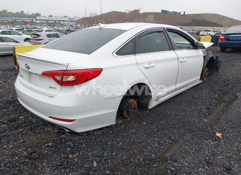 Photo 4 of 2015 Hyundai Sonata SPORT (VIN 5NPE34AF9FH054304)