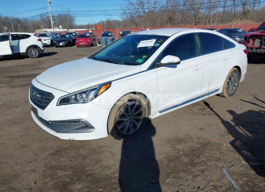 Photo 2 of 2015 Hyundai Sonata SPORT (VIN 5NPE34AF9FH089618)