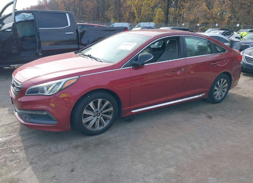 Photo 2 of 2015 Hyundai Sonata SPORT (VIN 5NPE34AF9FH102898)
